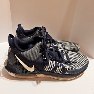 Lebron Witness VII TB size 9.5 Midnight Navy/White
